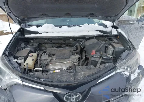 2018 Toyota Rav4 Xle z USA, uszkodzony, nr VIN JTMRFREV6JJ232788